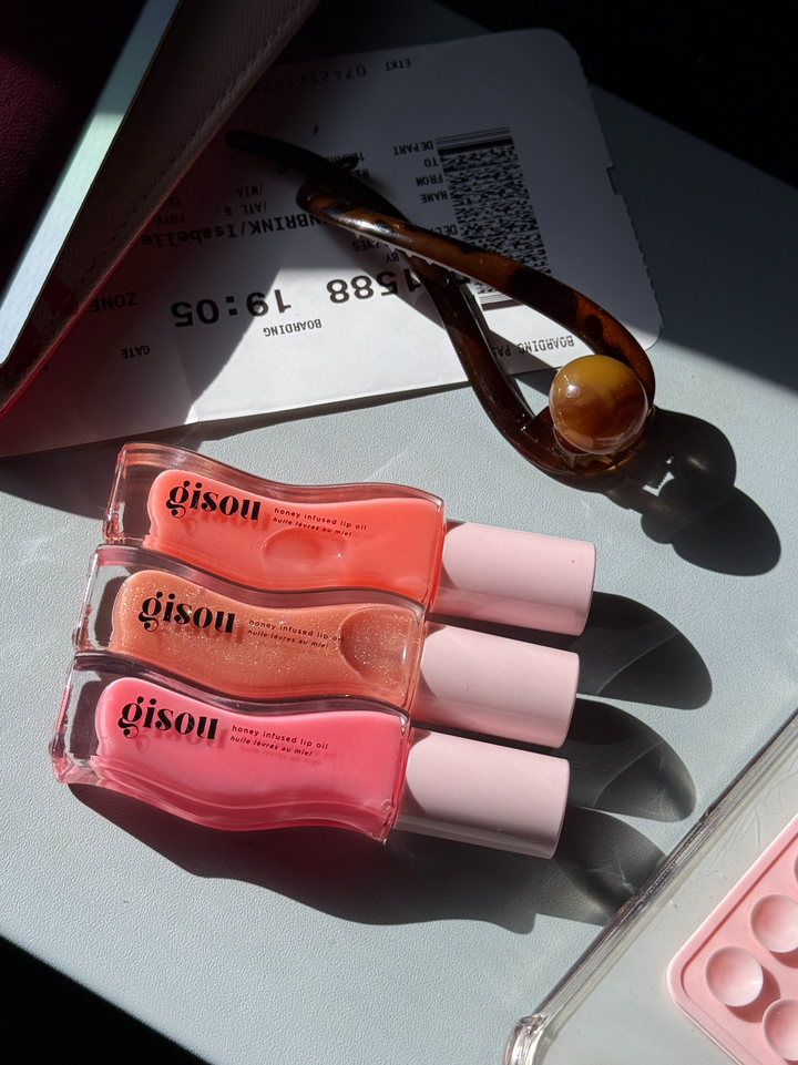 THE ULTIMATE HONEY INFUSED LIP OIL GUIDE