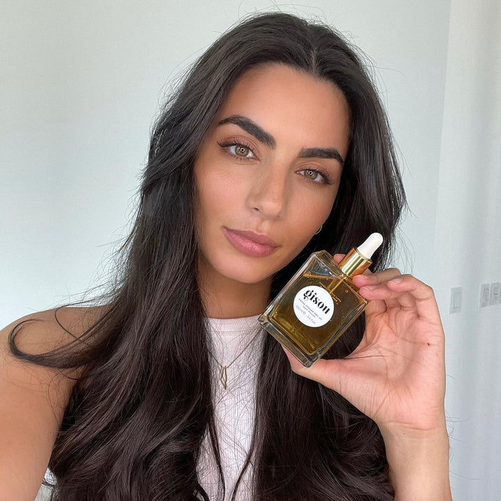 10 Tips to Tame Flyaway Hair