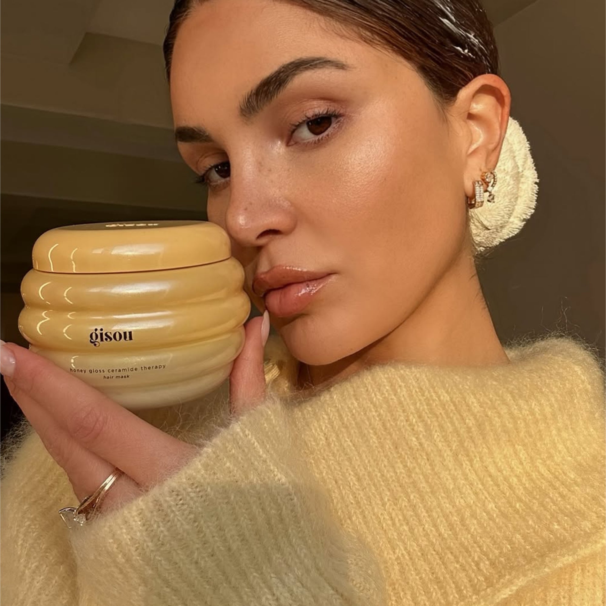 HOW TO USE A HAIR MASK THE RIGHT WAY - Gisou