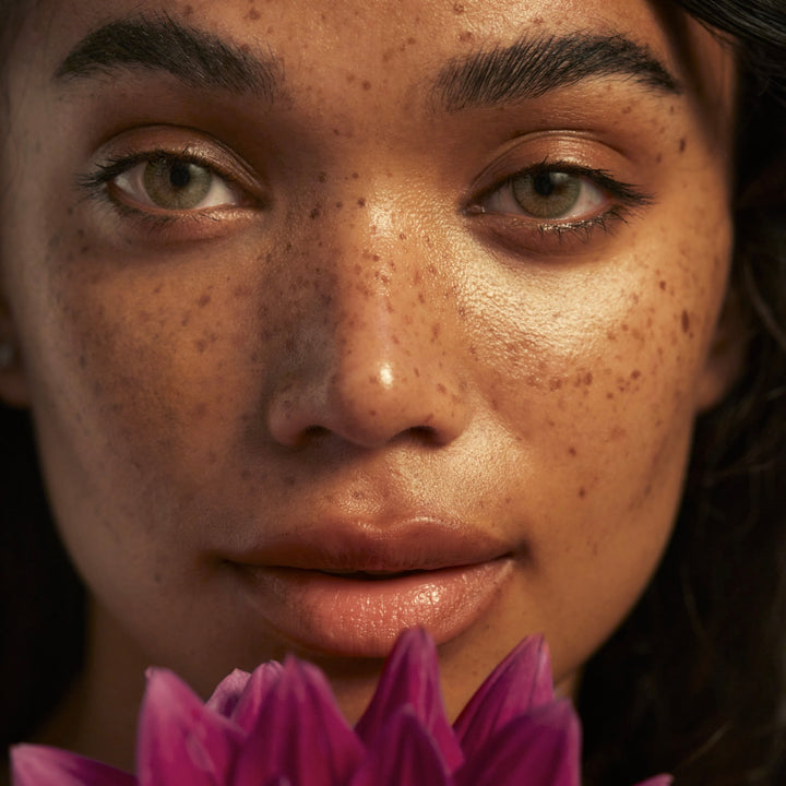 How to Use Honey On Your Face Overnight