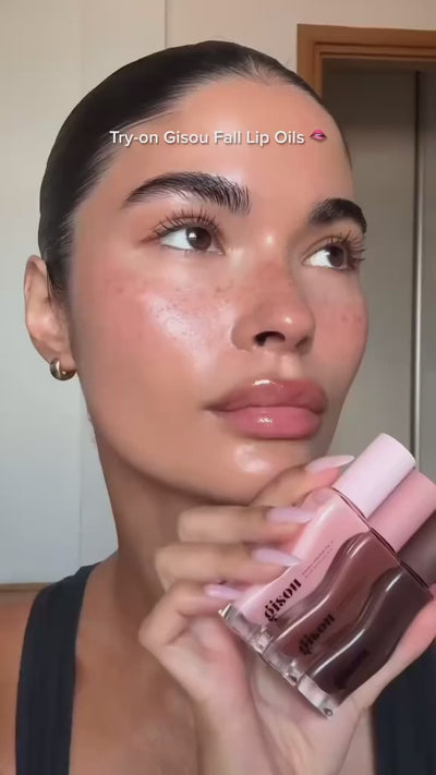 SERVING LIPS <BR> AS SWEET AS DESSERT